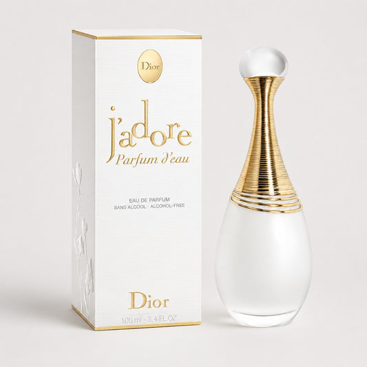 Perfume Dior J'adore Parfum d'Eau de Ricky Luxury en frasco de vidrio esmerilado con caja blanca y detalles dorados