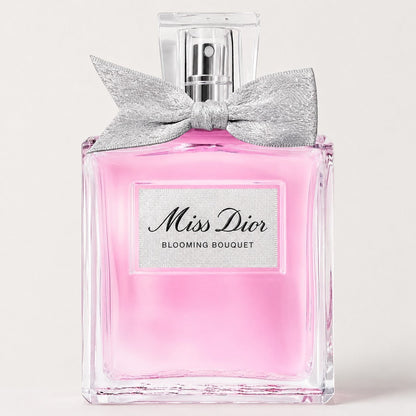 Perfume Miss Dior Blooming Bouquet de Ricky Luxury en frasco de cristal cuadrado con lazo plateado y líquido rosa