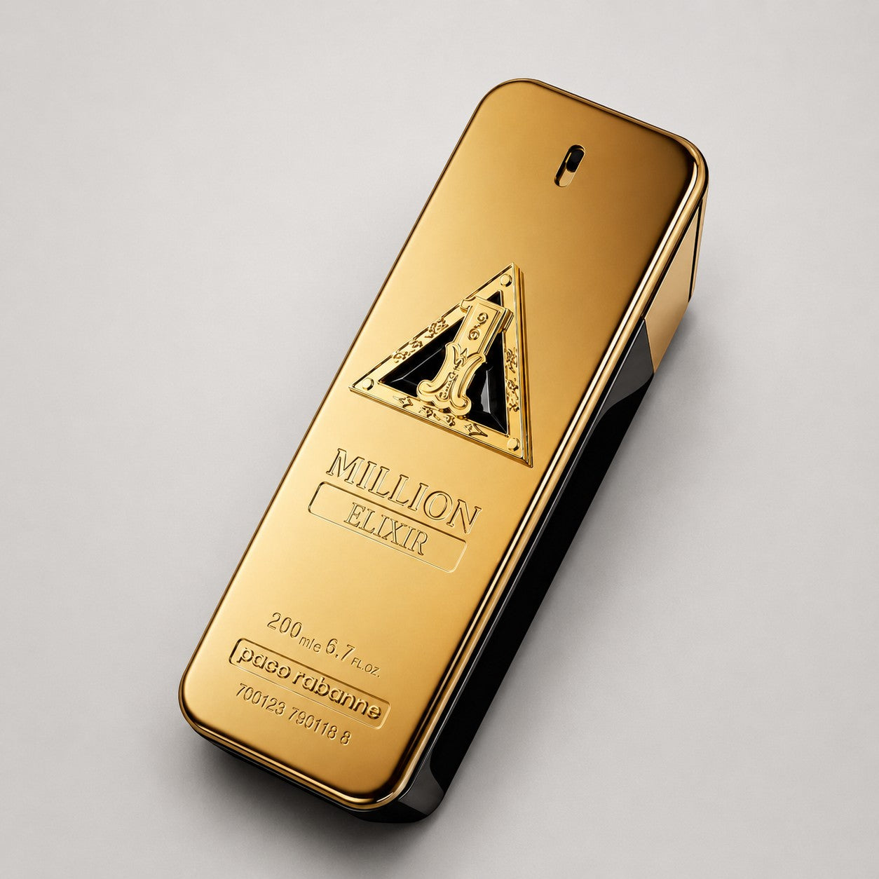 Frasco de perfume Paco Rabanne 1 Million Elixir en color dorado con detalles negros, disponible en Ricky Luxury