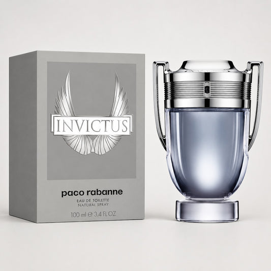 Perfume Paco Rabanne Invictus de Ricky Luxury con frasco en forma de trofeo y caja gris con alas plateadas