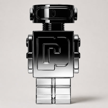 Frasco de perfume Paco Rabanne Phantom Elixir con forma de robot metálico negro brillante de Ricky Luxury