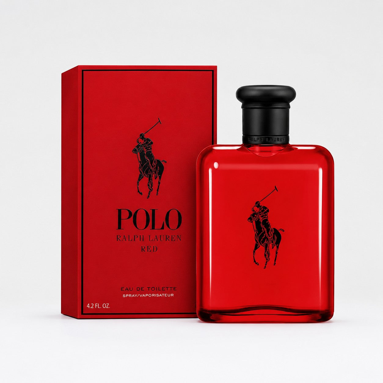 Perfume Ralph Lauren Polo Red de Ricky Luxury en frasco de vidrio rojo con caja a juego sobre fondo blanco