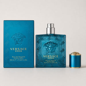 Ricky Luxury Versace Eros eau de toilette en frasco de cristal azul con relieve de Medusa y caja a juego